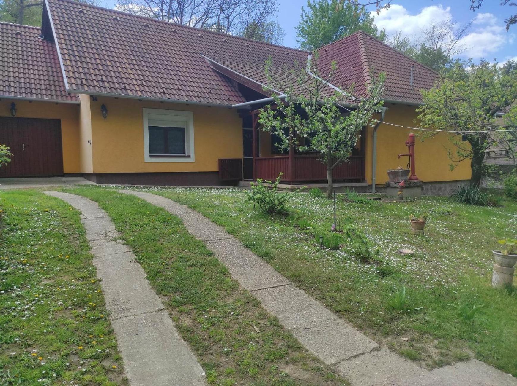 Csukavoelgyi Apartman Lägenhet Visegrád Exteriör bild